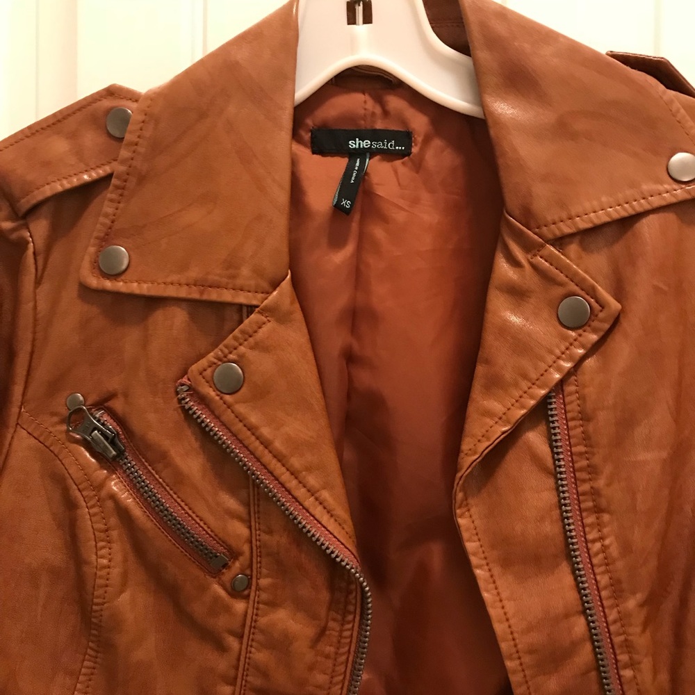Leather jacket - Picture 2 of 4